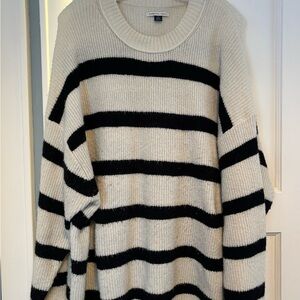 American Eagle Outfitters Cream Sweater